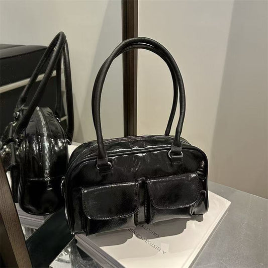 COD-06 Glossy Handbag Black